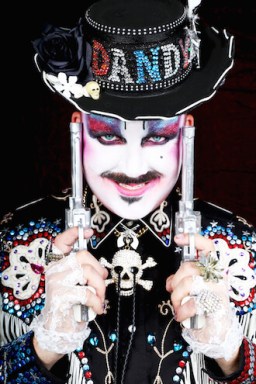 STIFFLER-darkly-Dandy_Guns-IS