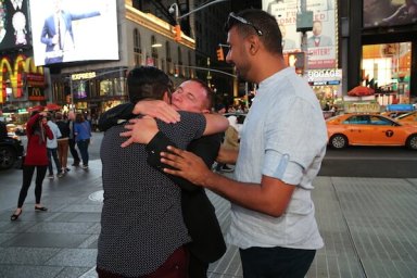 LUONGO-iraq-Michael-Failla-goodbye-hugs-Btoo-Allami-with-Nayyef-Hrebid-IS