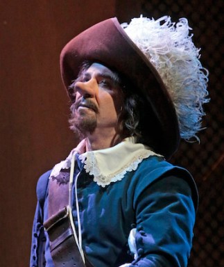 jacobson-roberto-Alagna-as-Cyrano-in-Alfanos-Cyrano-de-Bergerac.-Photo-Ken-Howard-Metropolitan-Opera.-copy