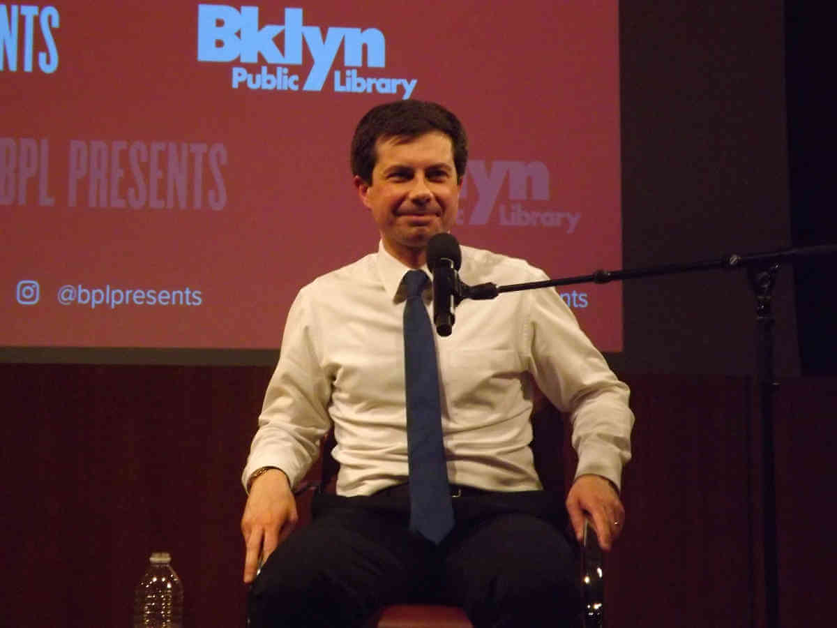 Pete Buttigieg Packs ‘Em In in Brooklyn