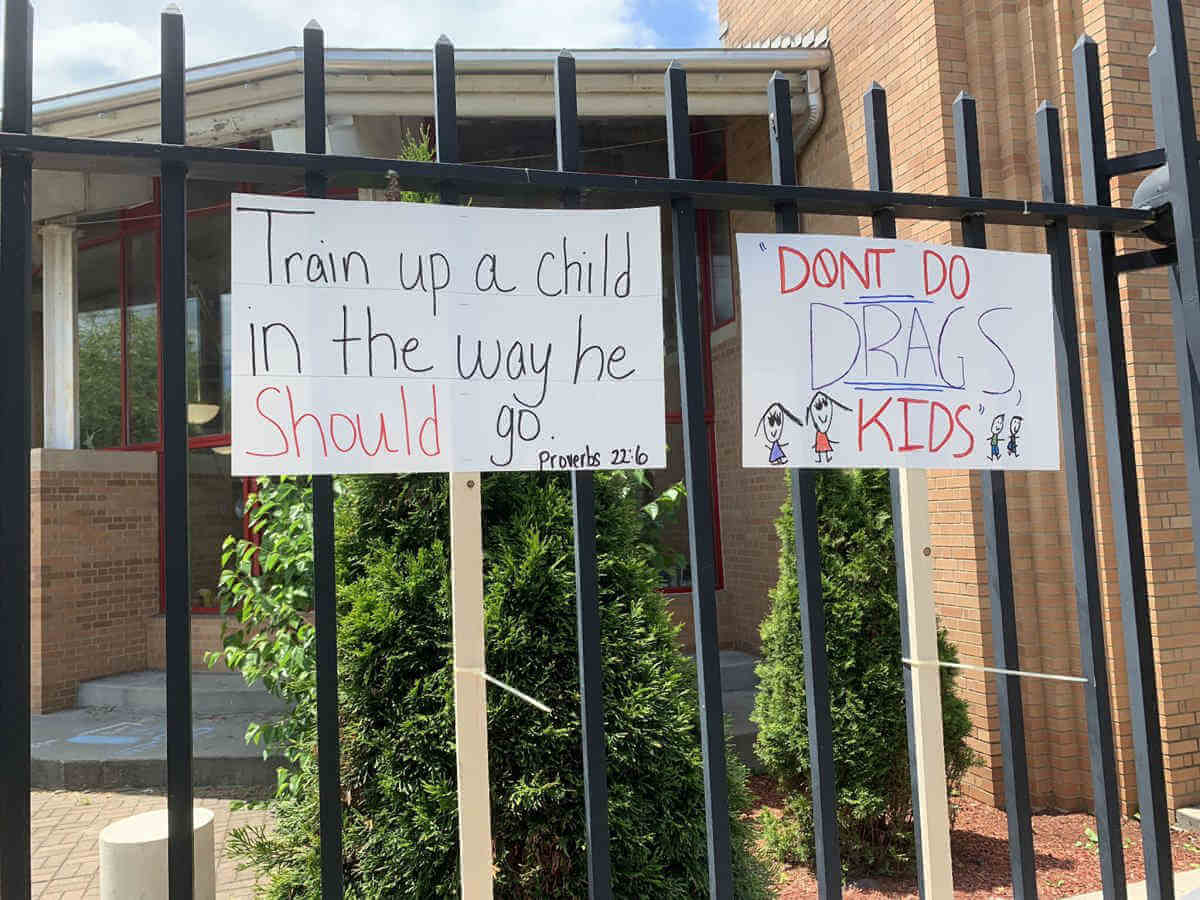 Bigots Protest Drag Queen Story Hour in Brooklyn|Bigots Protest Drag Queen Story Hour in Brooklyn