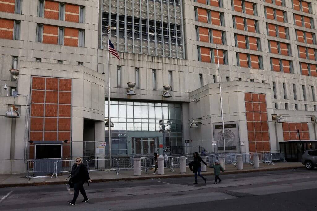 2020-04-03T183236Z_3_LYNXMPEG321Q2_RTROPTP_4_NEW-YORK-PRISON-1024×683