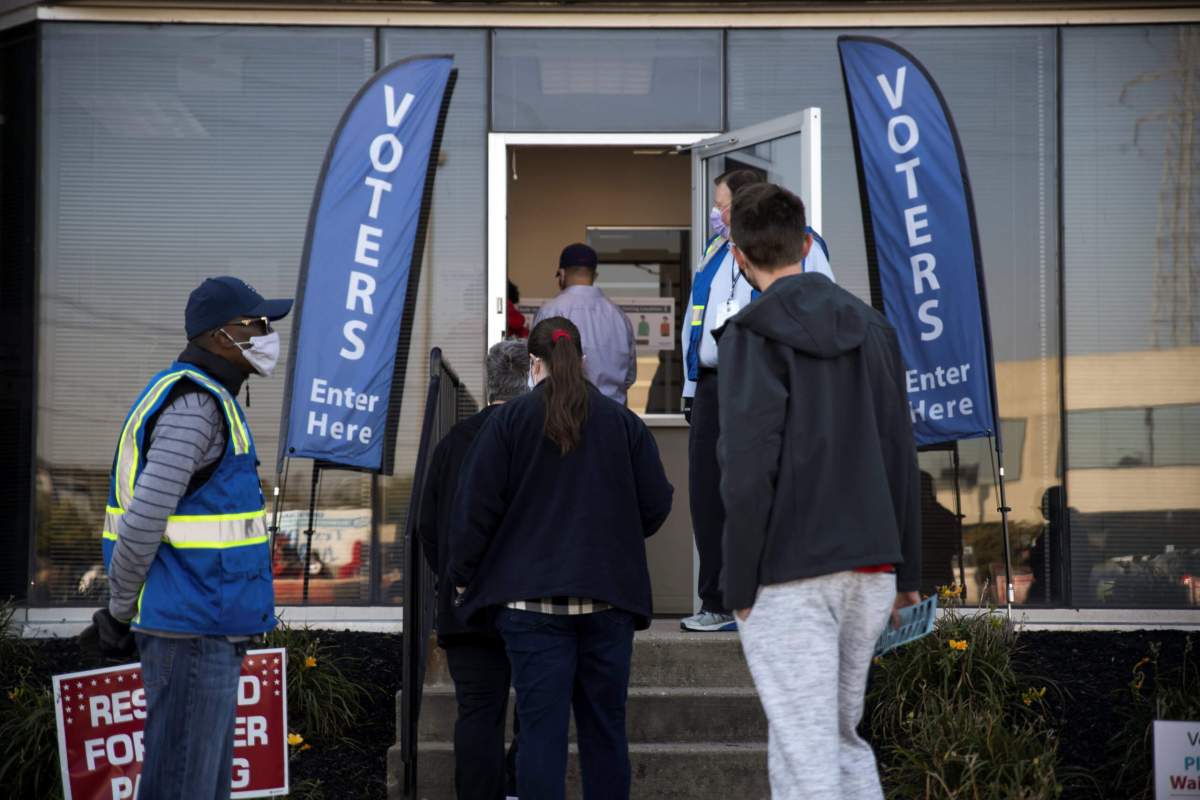 Early voting begins in Ohio