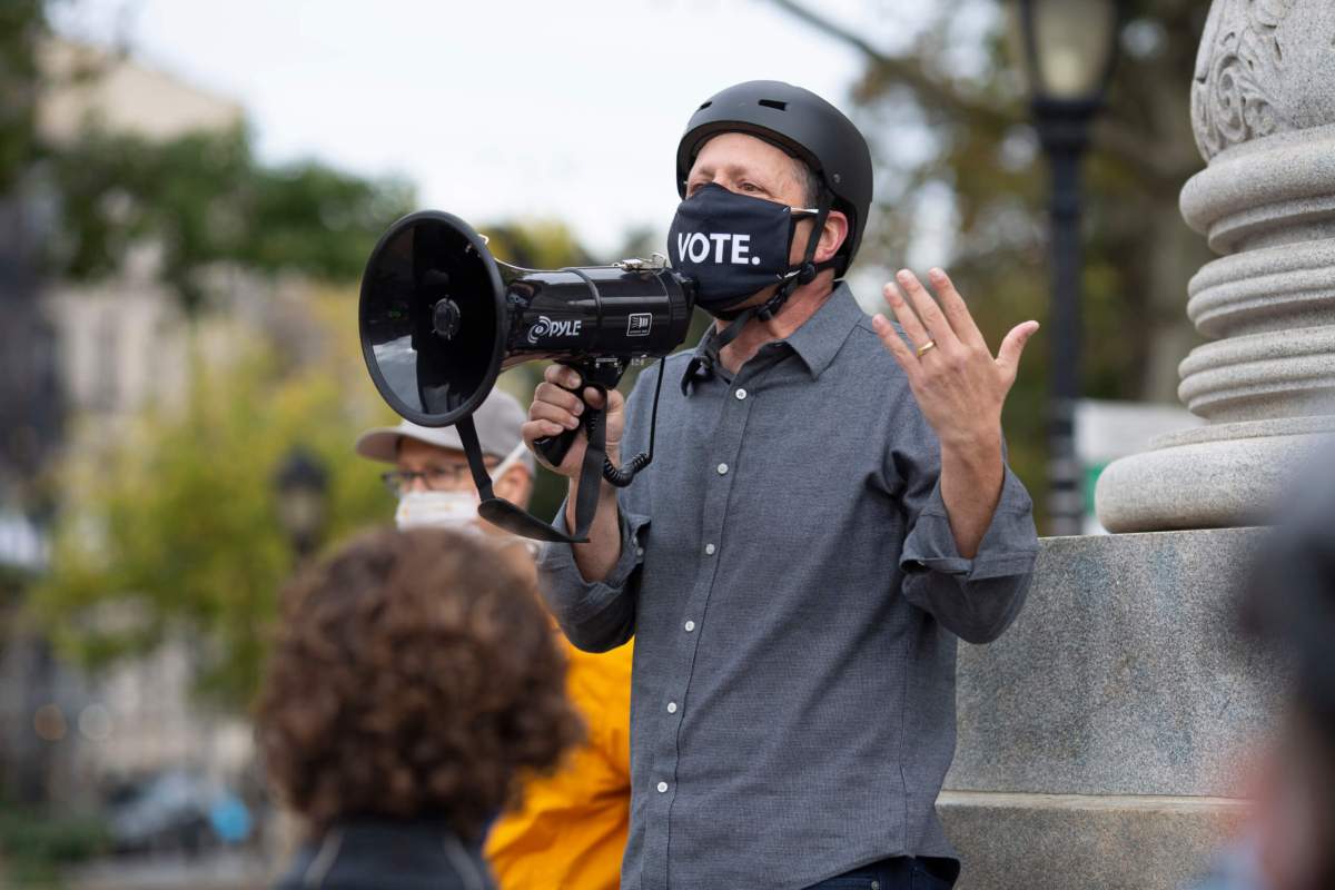 Brooklyn Councilmember Brad Lander is urging Yeshiva University to recognize the YU Pride Alliance, a student group on campus.