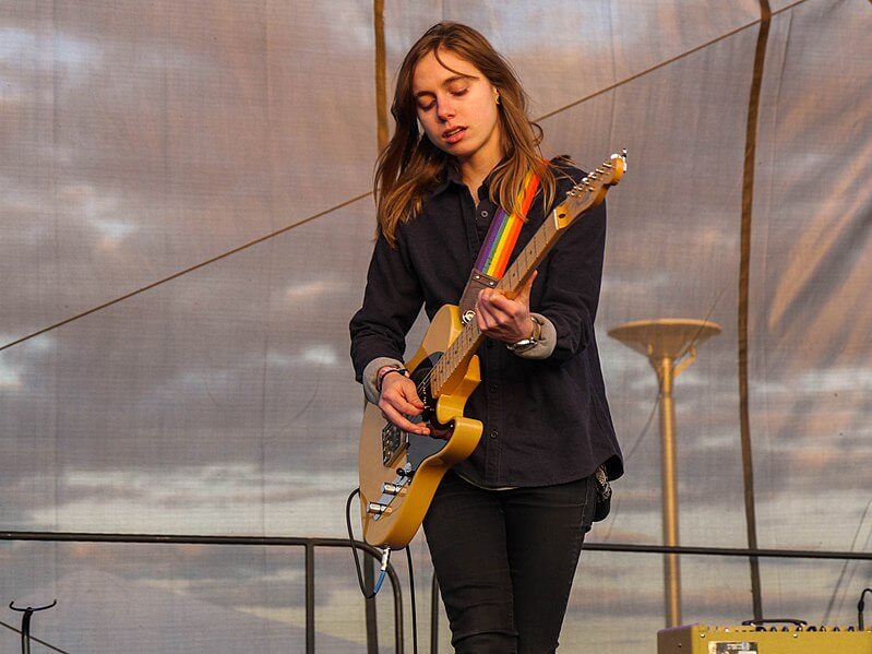 799px-Julien_Baker_(41096351184)