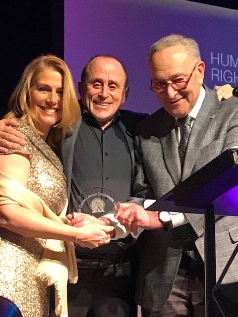 Allen Roskoff, Chuck Schumer, and Sara Nelson.