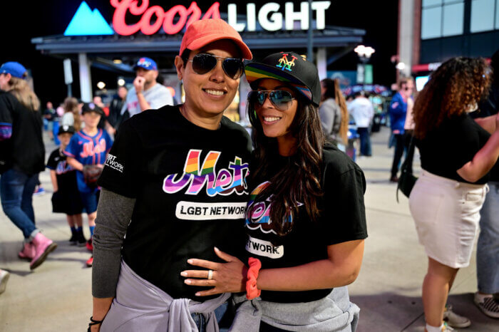 A picture perfect moment for two Mets fans.