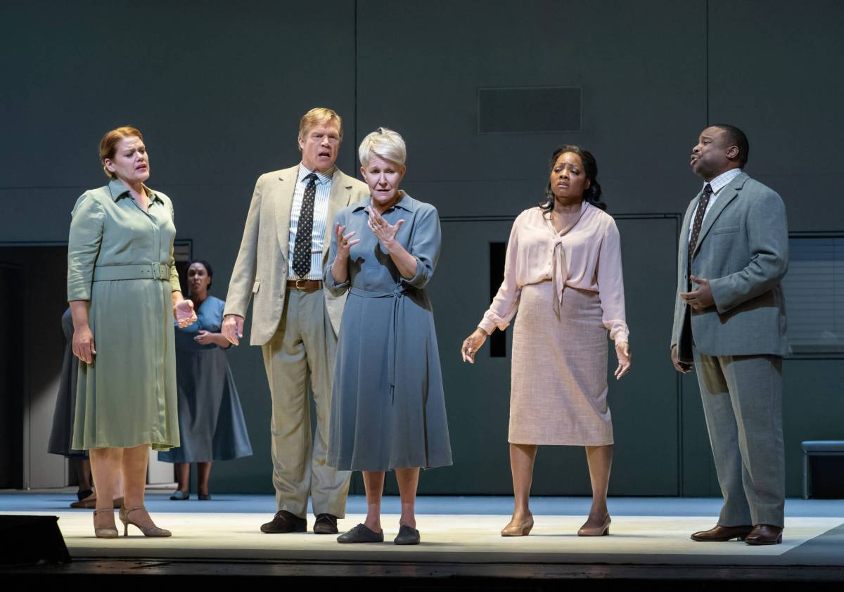 Kitty Hart (Wendy Bryn Harmer), Owen Hart (Rod Gilfry), Sister Helen Prejean (Joyce DiDonato), Jade Boucher (Krysty Swann), and Howard Boucher (Chauncey Packer) in Jake Heggie's "Dead Man Walking."